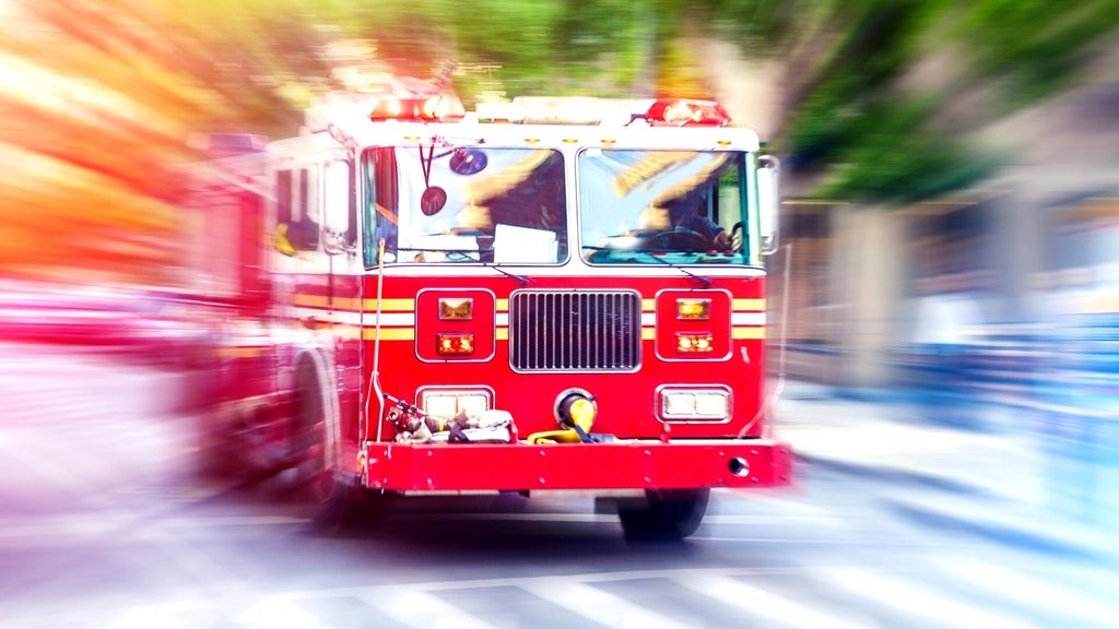 Miami high-rise balcony fire displaces man, dogs — CBS Miami, Coral Gables Health news