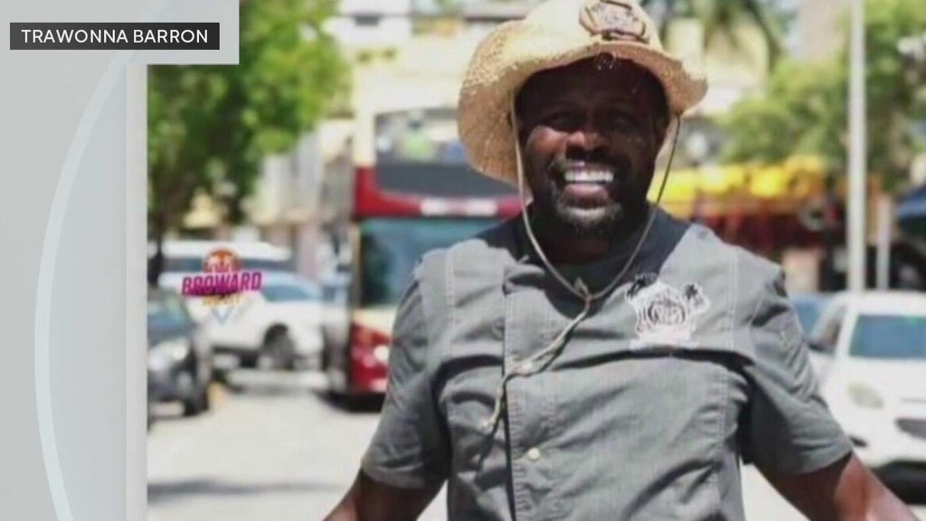 One year after he was killed, loved ones honor Miami community leader Dwight Wells' advocacy — CBS Miami, Coral Gables Community news