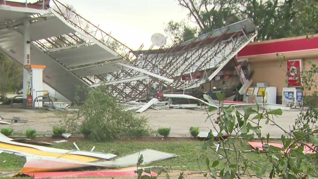 Cleanup continues after deadly Hurricane Isaias — CBS Miami, Coral Gables Community news