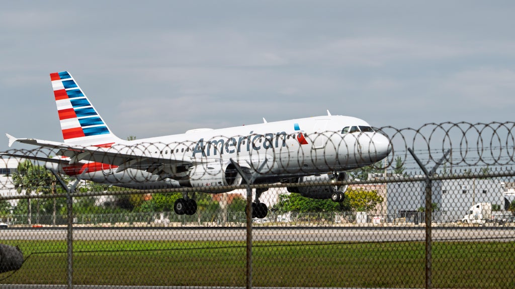 American Airlines flight to Guyana returns to Miami after passenger allegedly threatens crew — CBS Miami, Coral Gables Community news