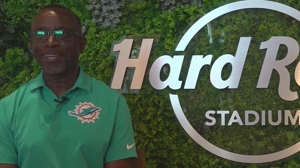 Hustle and Heart: Miami Dade College professor finds passion as Hard Rock Stadium usher — CBS Miami, Coral Gables Schools news