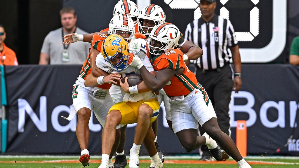 Malachi Toney's record-setting day powers No. 1 Miami past Pitt 52-23 — CBS Miami, Coral Gables Technology news