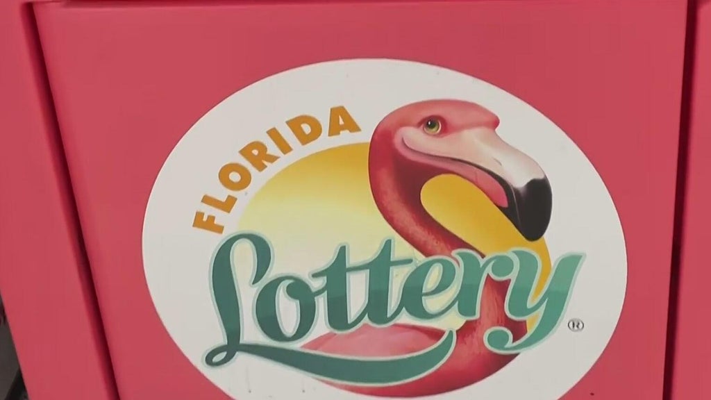 USPS letter carrier accused of stealing winning Florida Lottery ticket from mail — CBS Miami, Coral Gables Community news