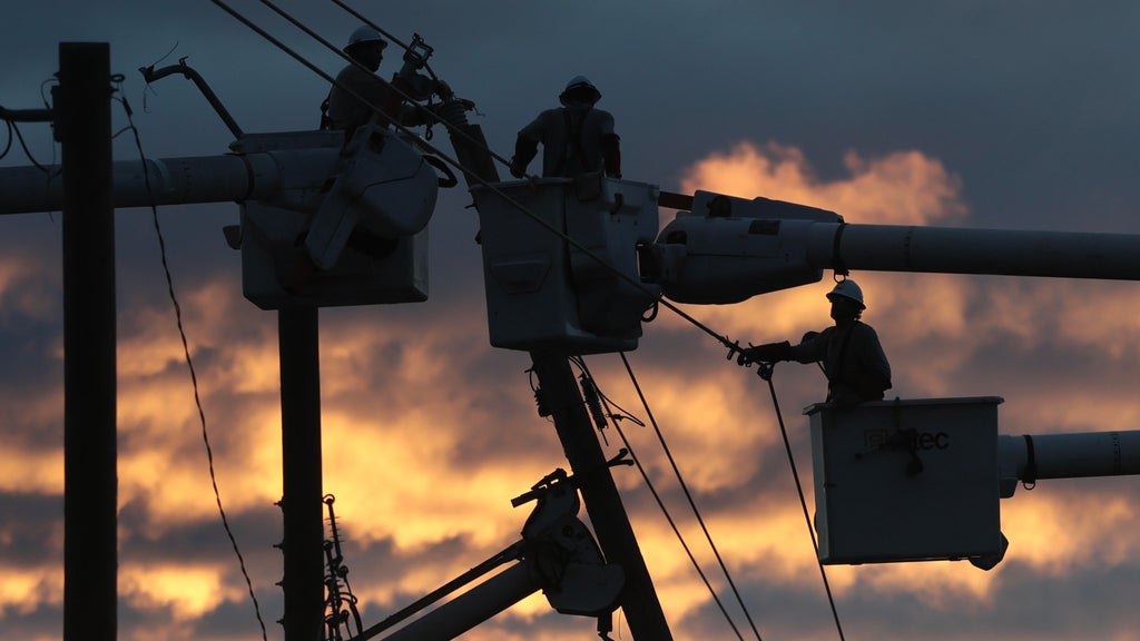Nearly 54,000 homes, businesses still without power in Florida's Panhandle four days after Isaias left 6 dead — CBS Miami, Coral Gables Health news