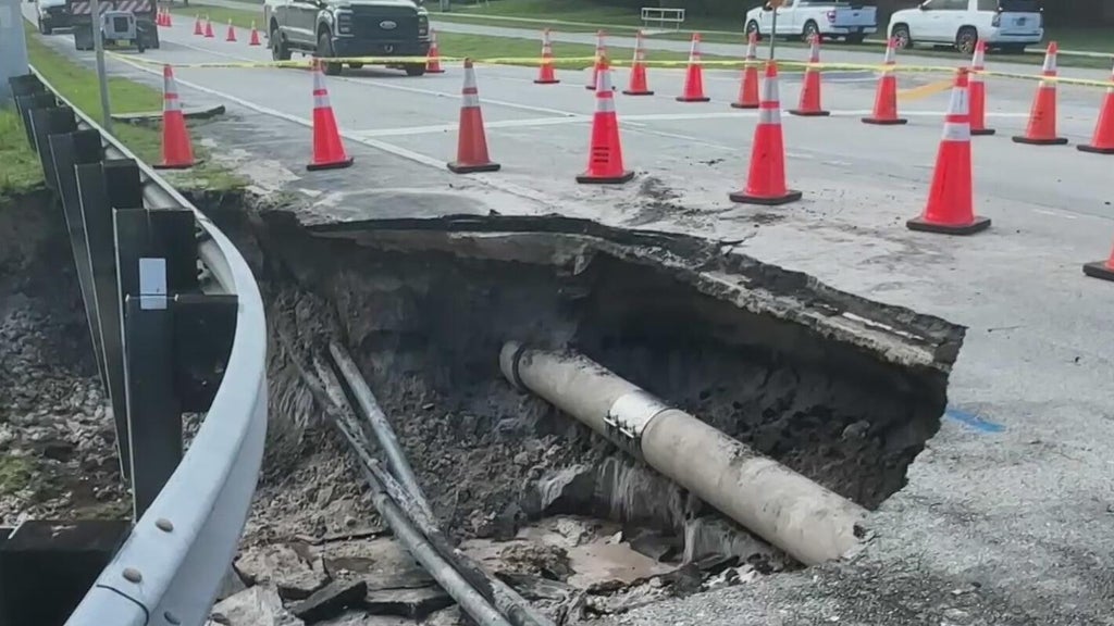 Crews work to repair Davie road that collapsed after major water main break — Coral Gables Community news