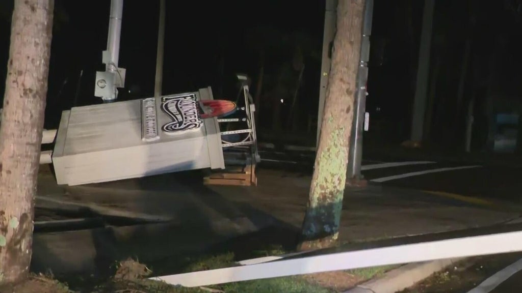 Isaias makes landfall near Destin as Category 2 hurricane — CBS Miami, Coral Gables Community news