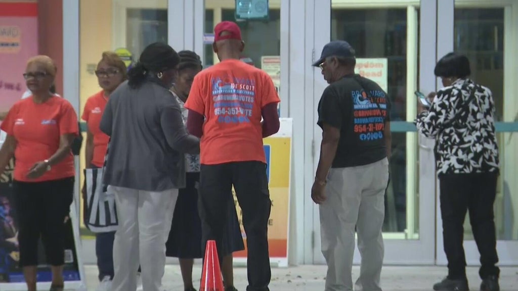 South Florida voters head to polls as early voting gets underway before midterm election — CBS Miami, Coral Gables Community news