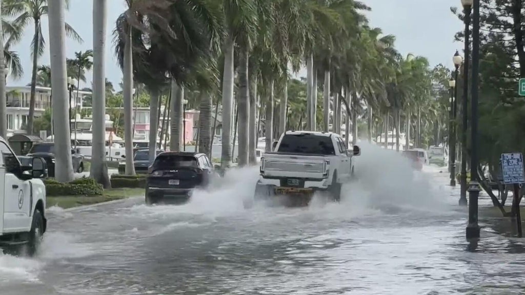 Drivers stranded, roads flooded as king tides send water rushing inland in Fort Lauderdale — CBS Miami, Coral Gables Community news