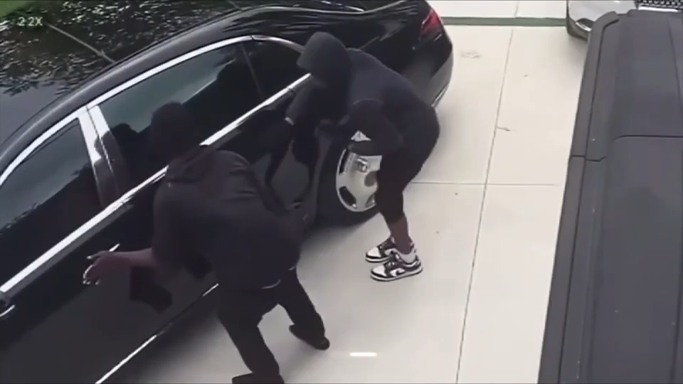 Victim speaks out after burglars failed to steal luxury cars in Miami Beach — WSVN 7 Miami-Dade